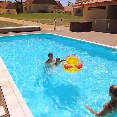 Le Bleu 4* Lacapelle-Marival