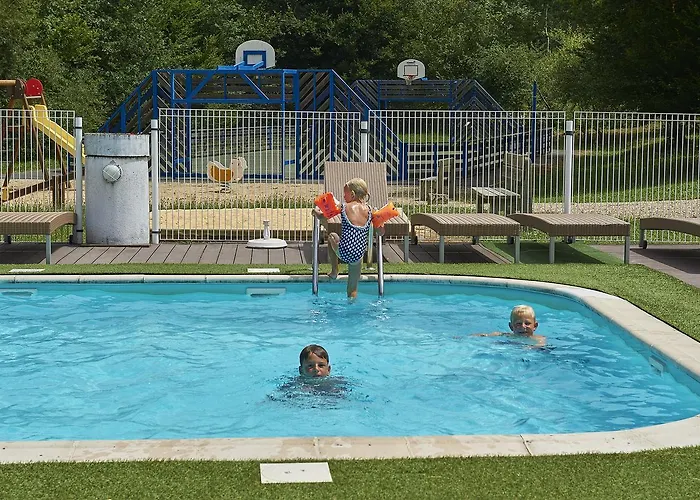 Le Bleu 4* Lacapelle-Marival